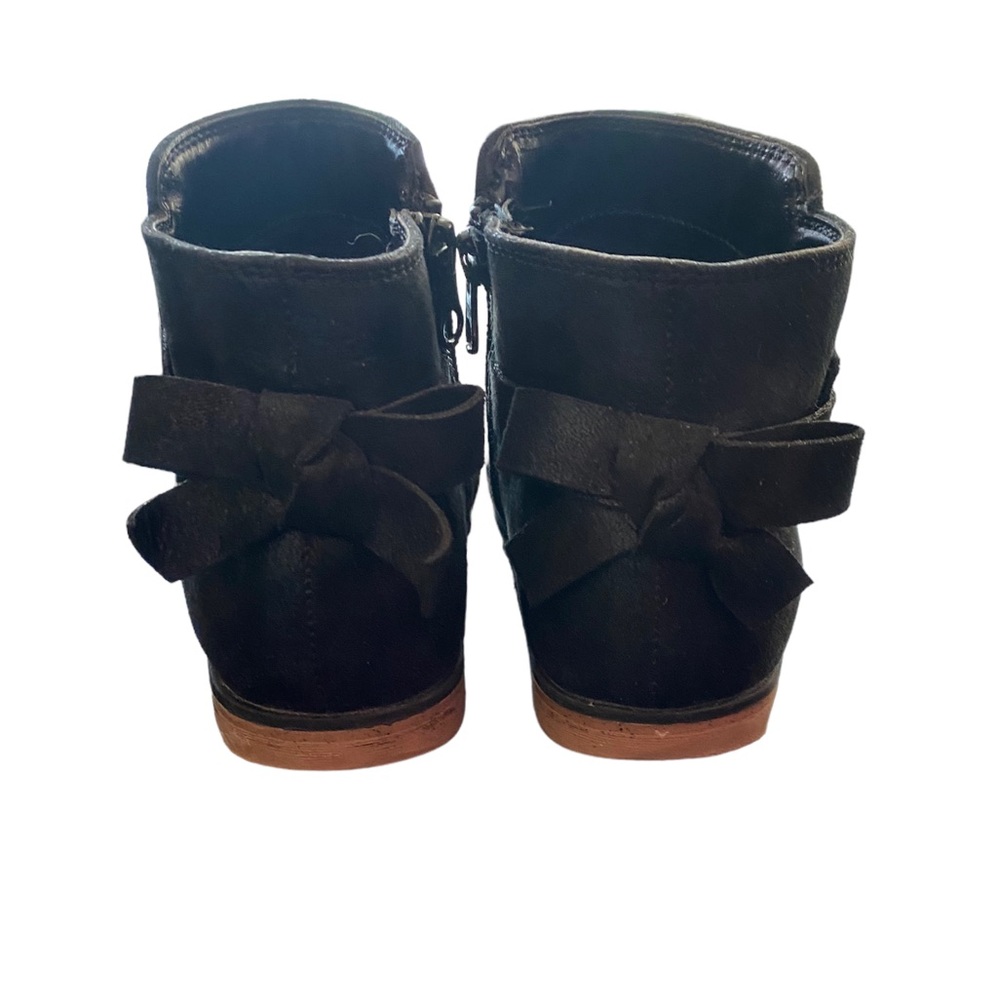 2 pairs Cat & Jack Kids Booties - Picture 9 of 12